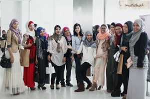 fashionable-and-so-many-beautiful-faces-hijabi-girls